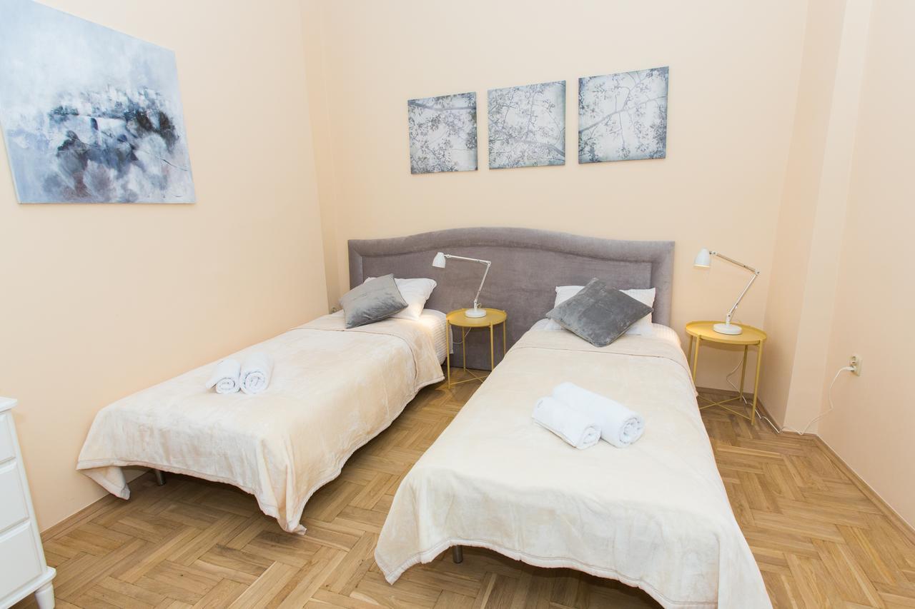Apartments Roman クラクフ エクステリア 写真